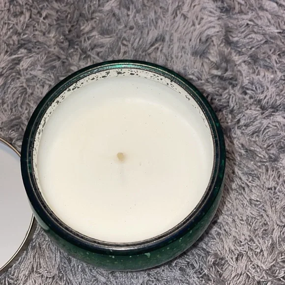 Mistletoe Scented Candle - Picture 3 of 3
